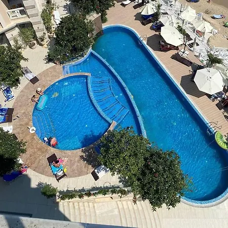 La Mer Luxury 4 Apartment *