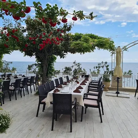 Apartment La Mer Luxury 4 *